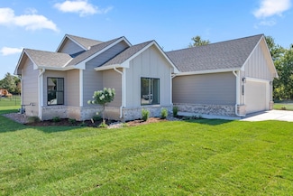 5016 N Highland St, Bel Aire, KS 67220