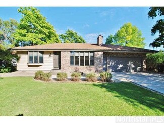 5260 5260 Greenfield Ave, Mounds View, MN 55112