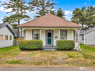 1205 49th St, Seaview, WA 98644