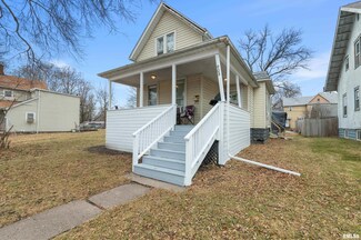 908 W 8th St, Davenport, IA 52802