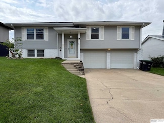 1712 N 107th Ave, Omaha, NE 68114