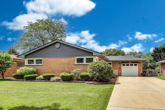 207 E Berkshire Ln, Mount Prospect, IL 60056