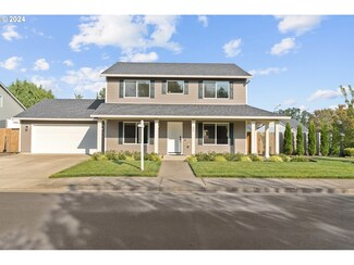 809 Stowers Rd, Molalla, OR 97038