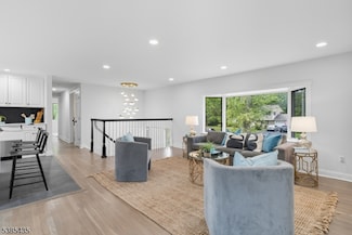 106 Falcon Rd, Livingston, NJ 07039