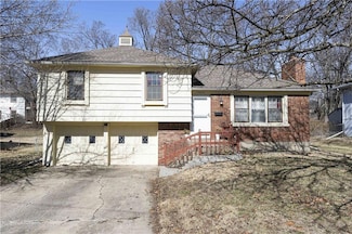 10622 Saint Catherines Ln, Kansas City, MO 64137