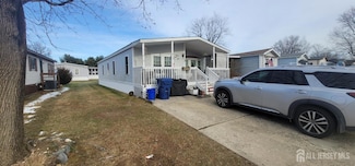 29 Poe Rd, North Brunswick Township, NJ 08902