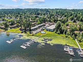 4214 W Lake Sammamish Pkwy NE Unit 102, Redmond, WA 98052
