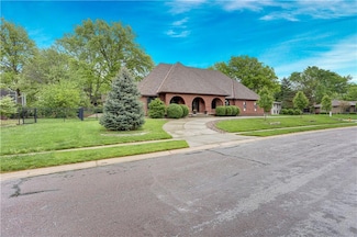 9000 W 104th St, Overland Park, KS 66212