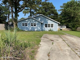 513 S Pine Cone Ln, Jacksonville, NC 28546