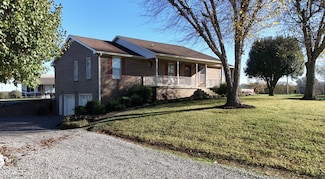 2746 Kinneys Rd, Cedar Hill, TN 37032