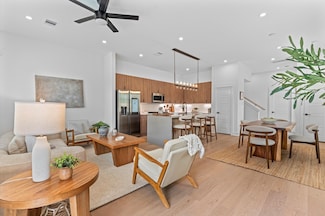 1011 Tuskegee Heights Ln, Houston, TX 77091