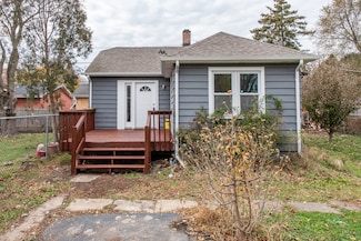 132 Dorchester Ct, Waukegan, IL 60085