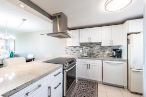 5700 NW 2nd Ave Unit 702, Boca Raton, FL 33487