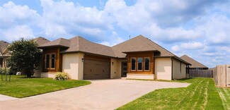 10405 Glover River Dr, Yukon, OK 73099
