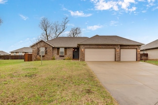 1183 S Bordeaux Ave, Republic, MO 65738