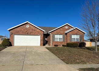 111 E Osage St, Strafford, MO 65757
