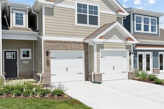 2004 Barton Ln, Chesapeake, VA 23322