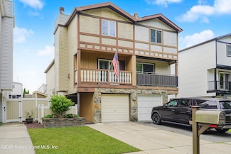 175 Park Dr N, Staten Island, NY 10314