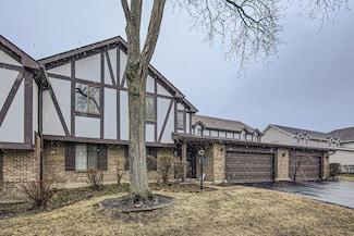 372 Springlake Ln Unit C, Aurora, IL 60504