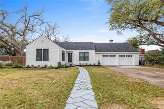 1102 9th St, Lake Charles, LA 70601