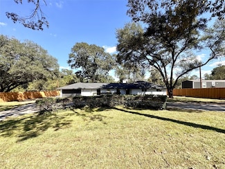 11332 Highcrest Dr, Conroe, TX 77303