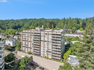 2323 SW Park Place Unit 305, Portland, OR 97205