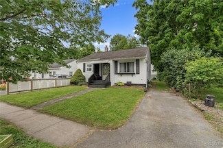 107 Edgeware Rd, Syracuse, NY 13208