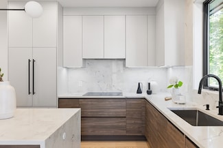 18-20 Pennsylvania Ave Unit 18, Newton, MA 02464