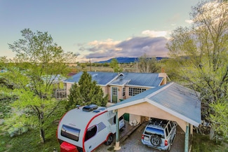 15 Santo Nino Rd, El Prado, NM 87529