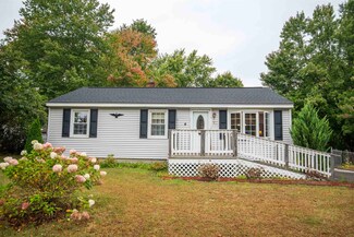 4 Cape Ave, Nashua, NH 03062