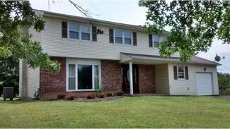 537 Sharon Rd, Colmar, PA 18915
