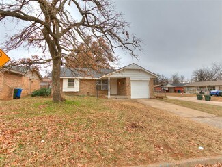 1300 Parkwoods Ct, Midwest City, OK 73110