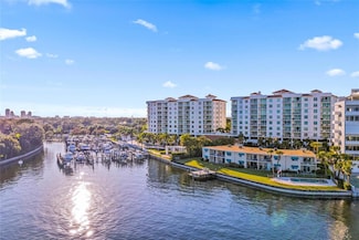 1325 Snell Isle Blvd NE Unit 305, Saint Petersburg, FL 33704
