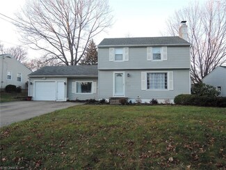 2502 Rosewae Dr, Youngstown, OH 44511