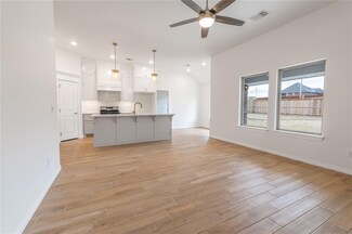 3240 Mangrove Rd, Edmond, OK 73034