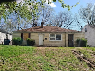 430 Scenic Dr, Saint Louis, MO 63137