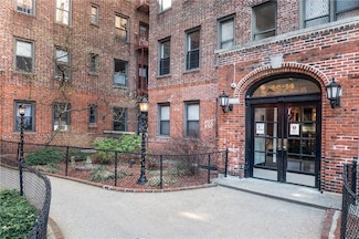 44-14 Newtown Rd Unit 3C, Astoria, NY 11103