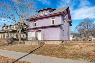 1218 SW 6th Ave, Topeka, KS 66606