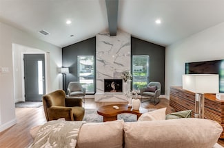 10537 Egret Ln, Dallas, TX 75230