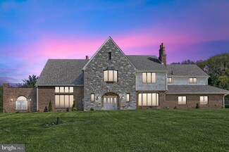 70 Vista Dr, Red Lion, PA 17356