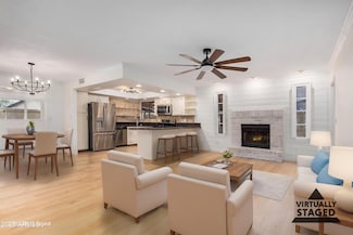 8201 W Tuckey Ln, Glendale, AZ 85303