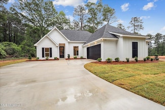 855 11th Ave NW, Magee, MS 39111