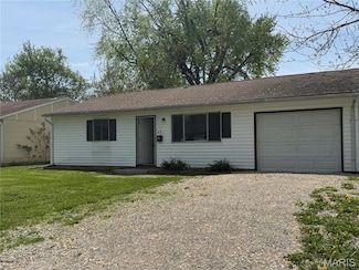 42 Saint Henry Dr, East Saint Louis, IL 62206