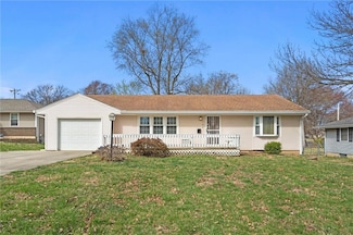 109 NW 4th St, Blue Springs, MO 64014