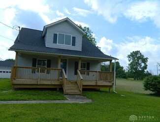 16 W Walnut St, Jeffersonville, OH 43128