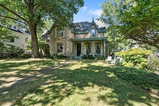 752 E Gorham St, Madison, WI 53703