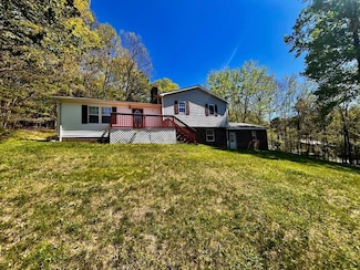 206 Sycamore Ln, Hillsville, VA 24343