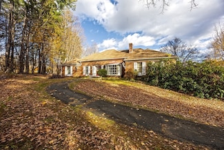 41 Woodbridge St, South Hadley, MA 01075