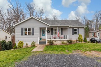 220 Dodge St, Stuarts Draft, VA 24477