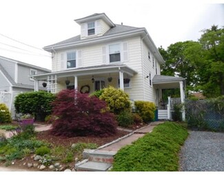 33 Orris St, Auburndale, MA 02466